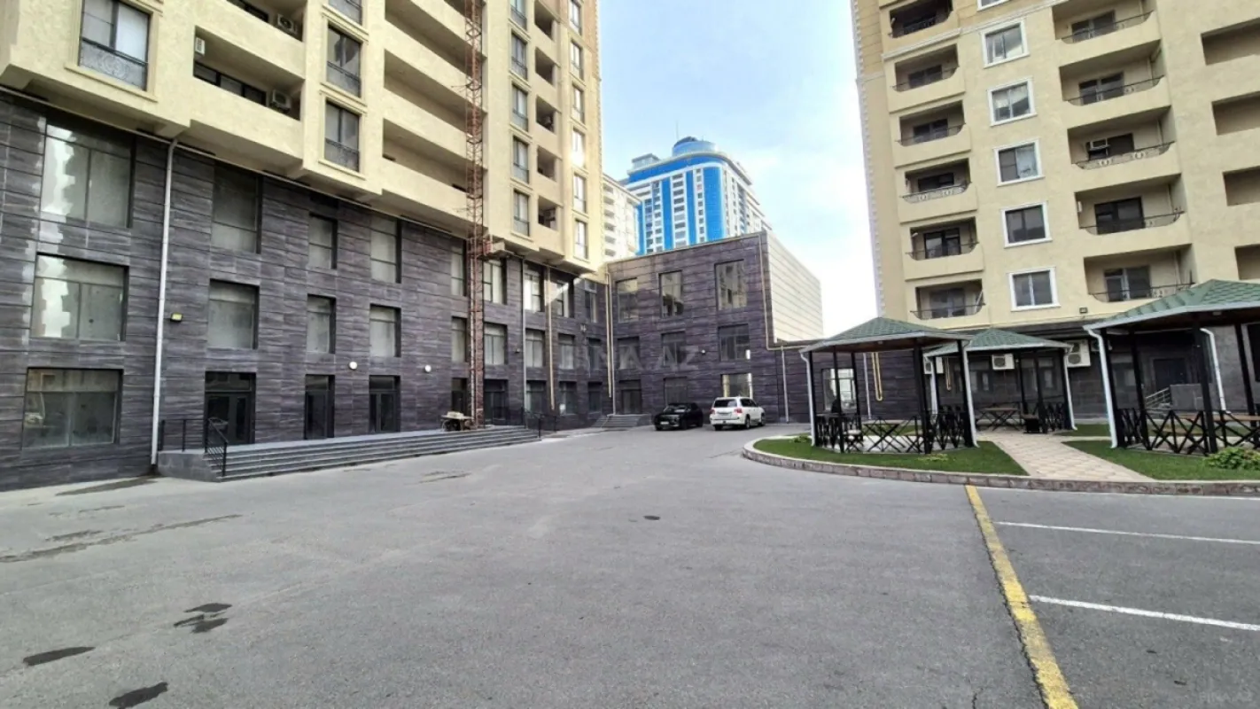 Satılır 3 otaqlı mənzil 91 m²