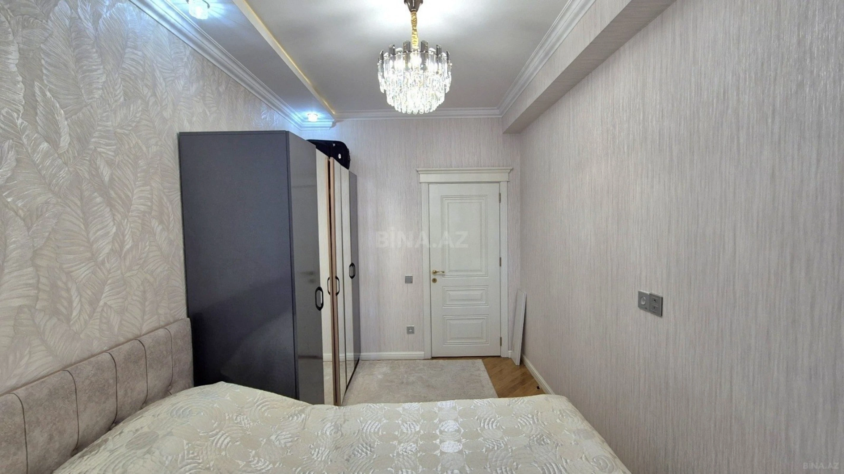 Satılır 3 otaqlı mənzil 91 m²