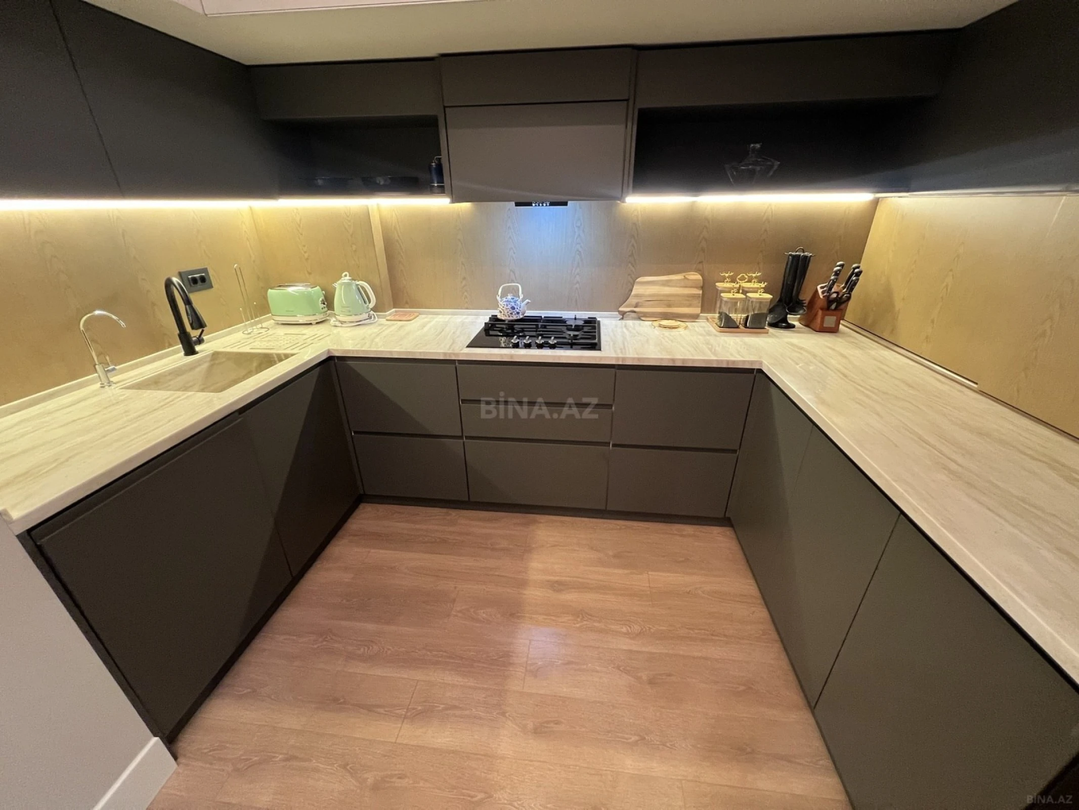 Kirayə verilir 3 otaqlı mənzil 105 m²