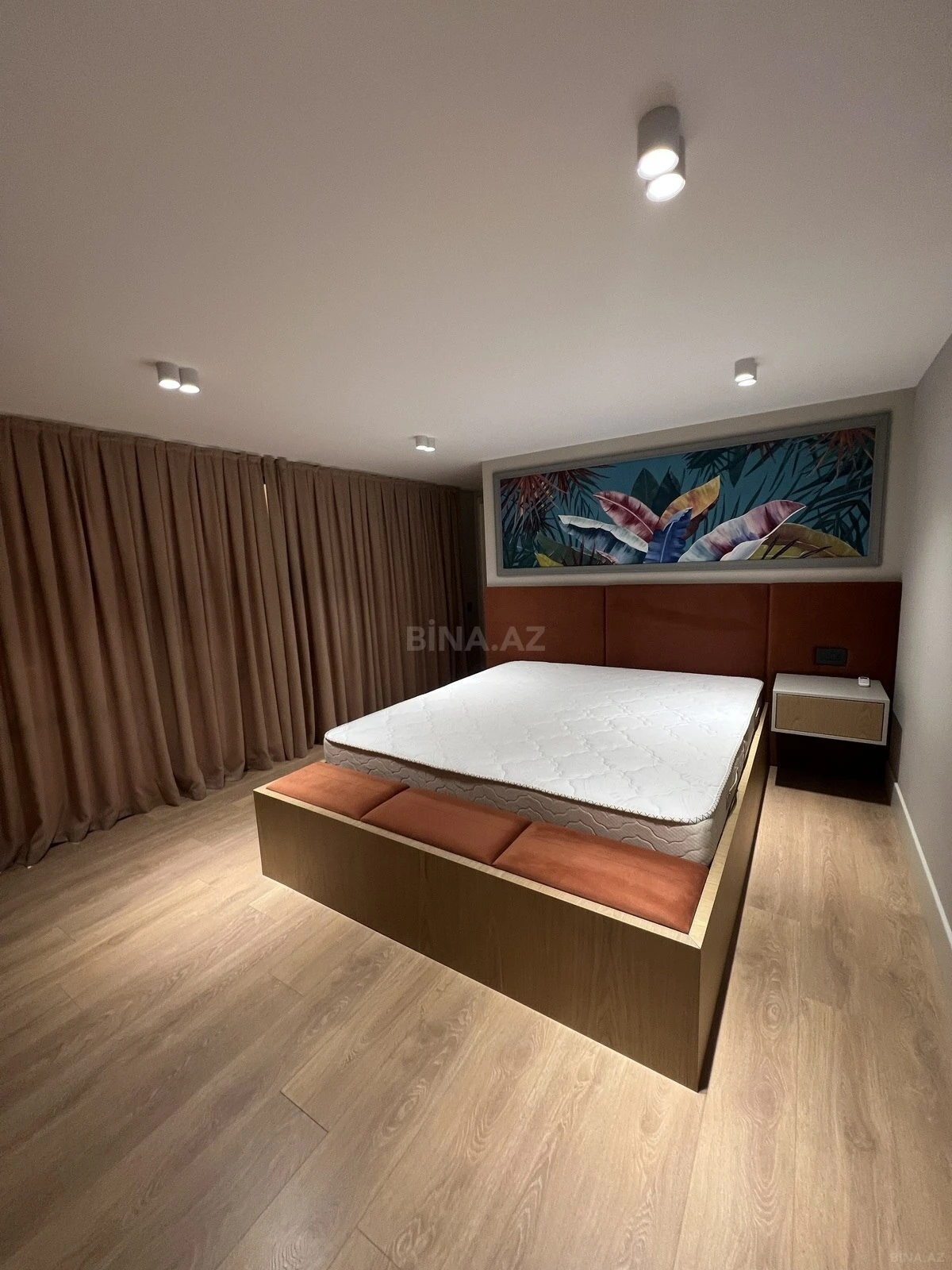 Kirayə verilir 3 otaqlı mənzil 105 m²