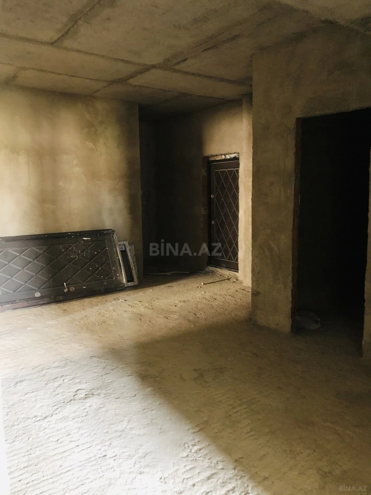 Satılır 3 otaqlı mənzil 112 m²