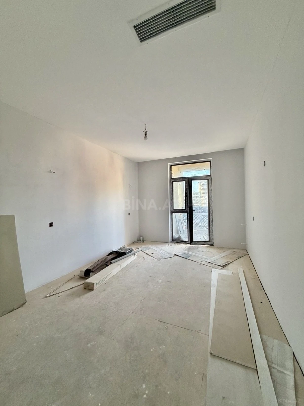 Satılır 3 otaqlı mənzil 108 m²