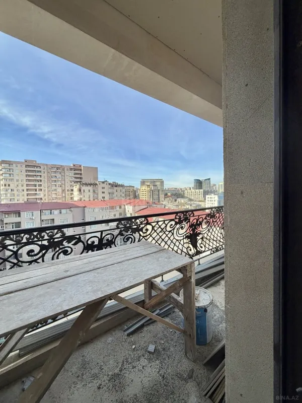 Satılır 3 otaqlı mənzil 108 m²