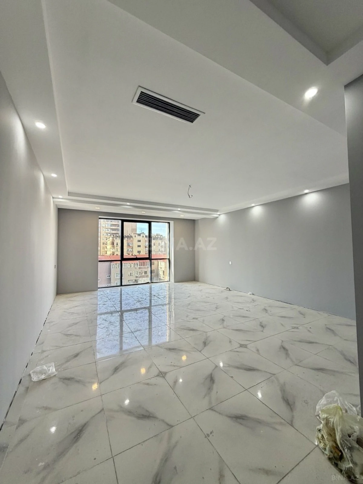 Satılır 3 otaqlı mənzil 108 m²