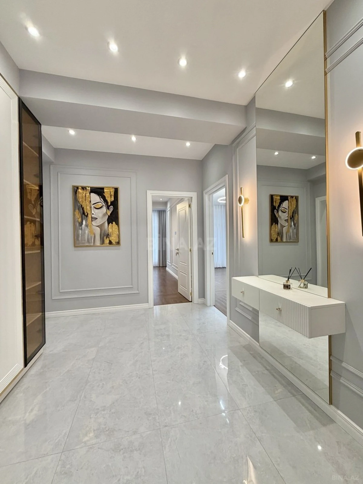 Satılır 3 otaqlı mənzil 97 m²