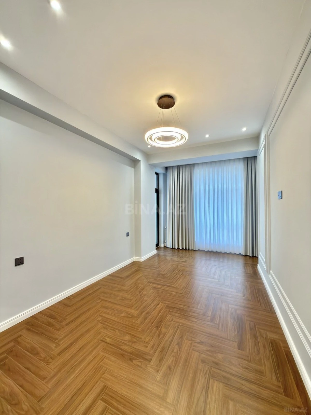 Satılır 3 otaqlı mənzil 97 m²