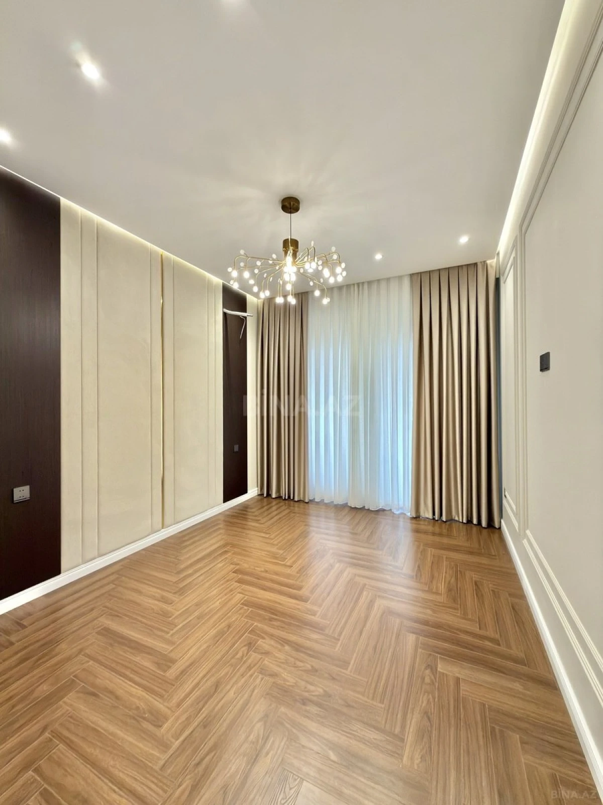 Satılır 3 otaqlı mənzil 97 m²