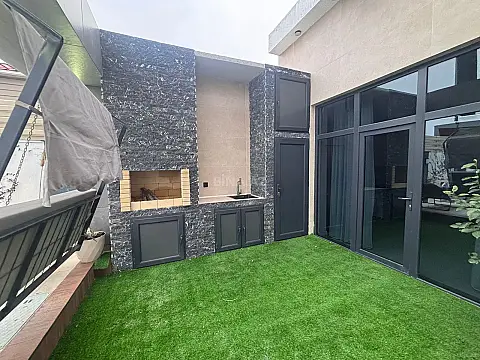 Satılır 4 otaqlı həyət evi 235 m²