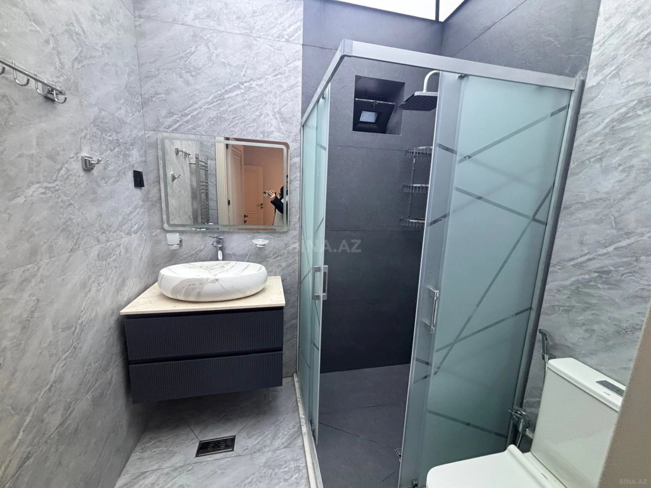 Satılır 4 otaqlı həyət evi 235 m²