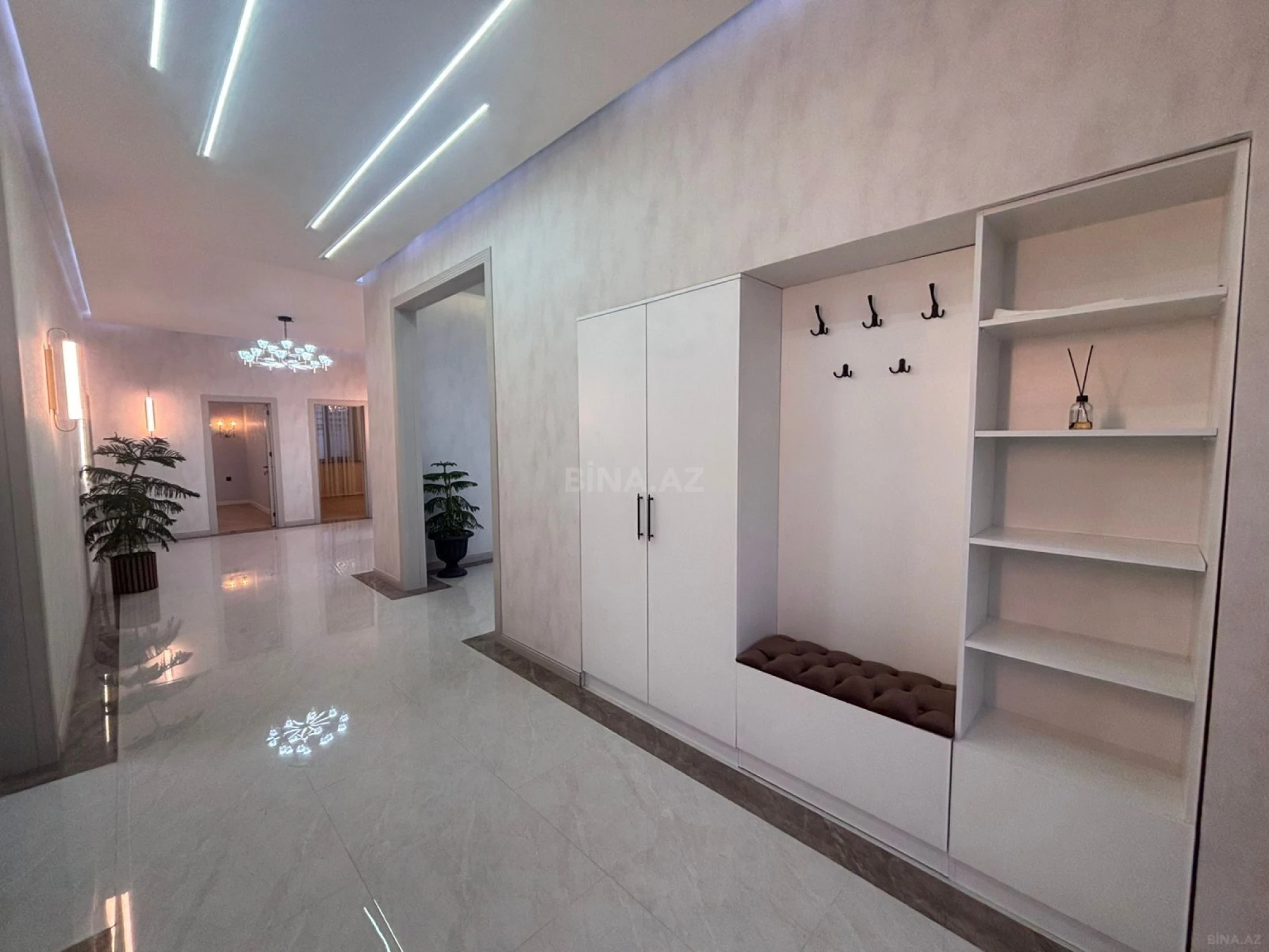 Satılır 4 otaqlı həyət evi 235 m²