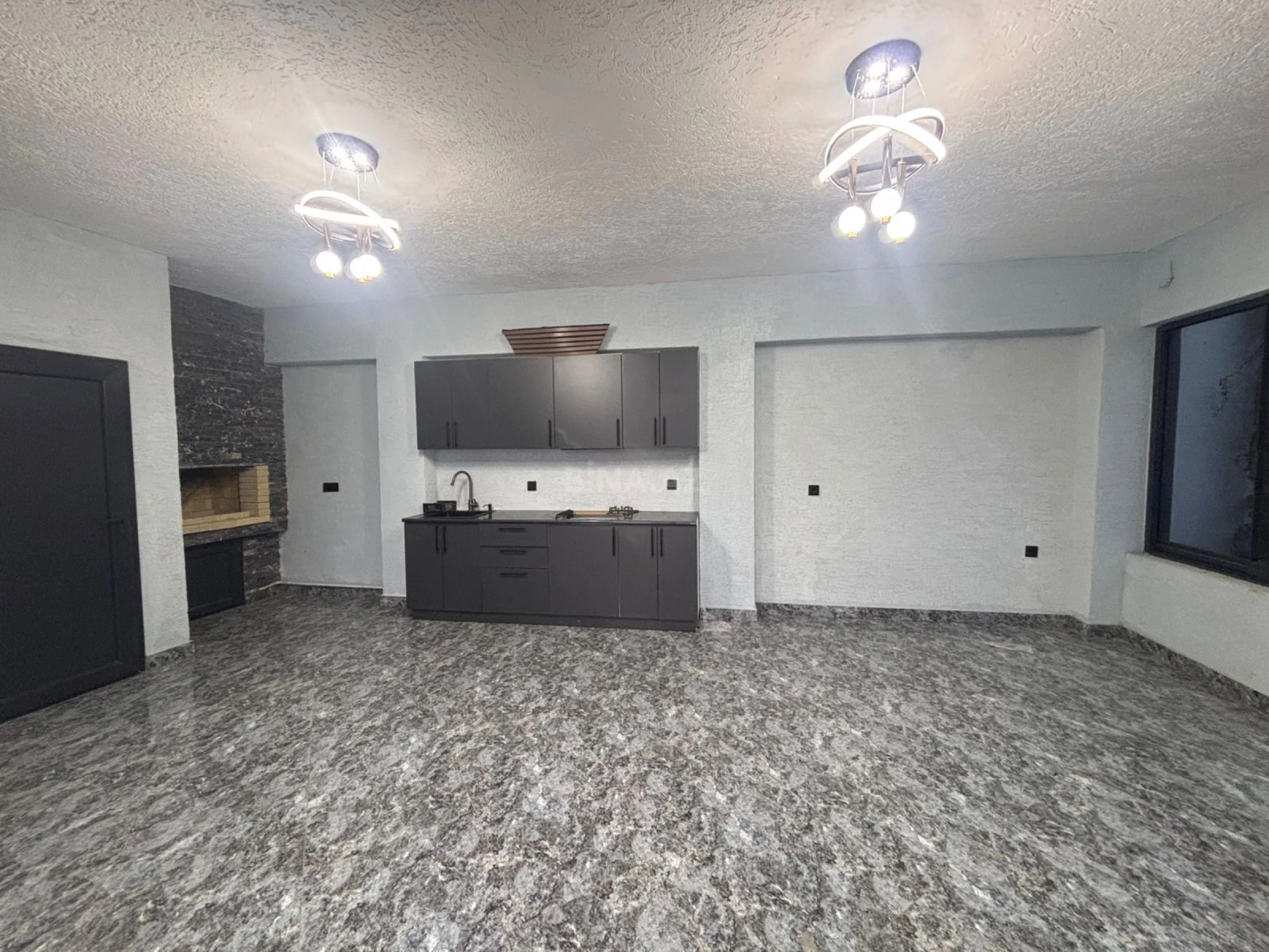 Satılır 4 otaqlı həyət evi 235 m²