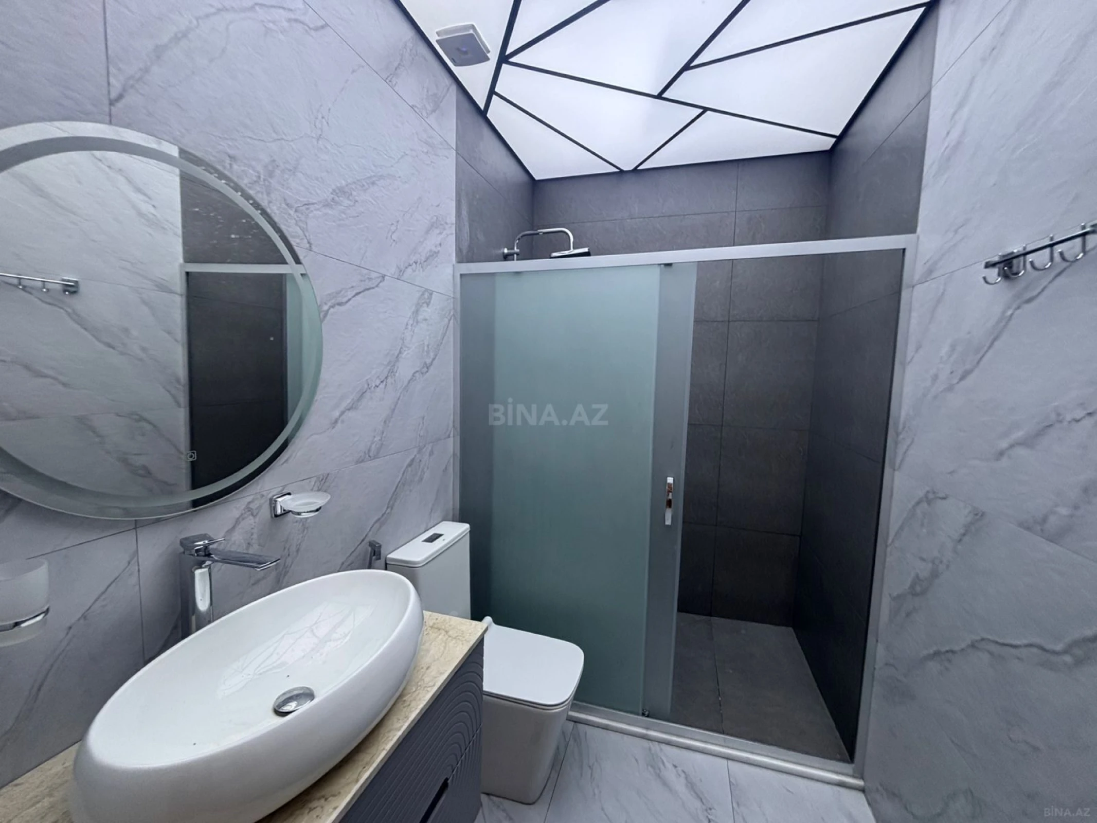 Satılır 4 otaqlı həyət evi 235 m²