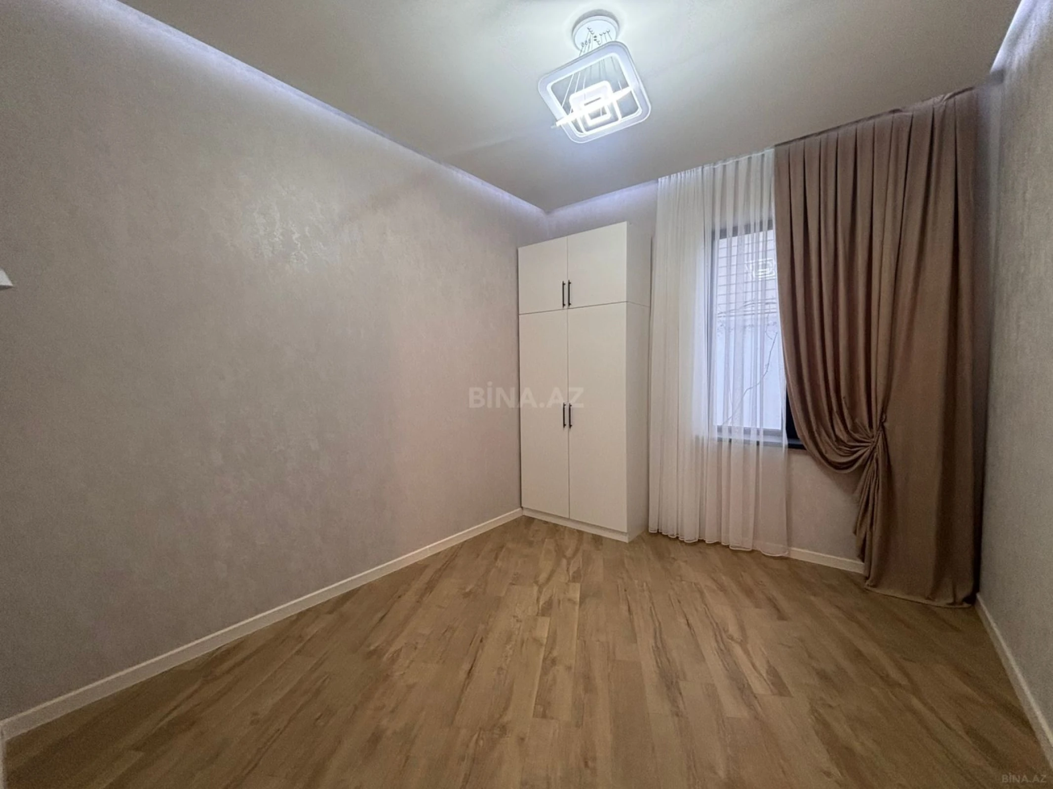Satılır 4 otaqlı həyət evi 235 m²