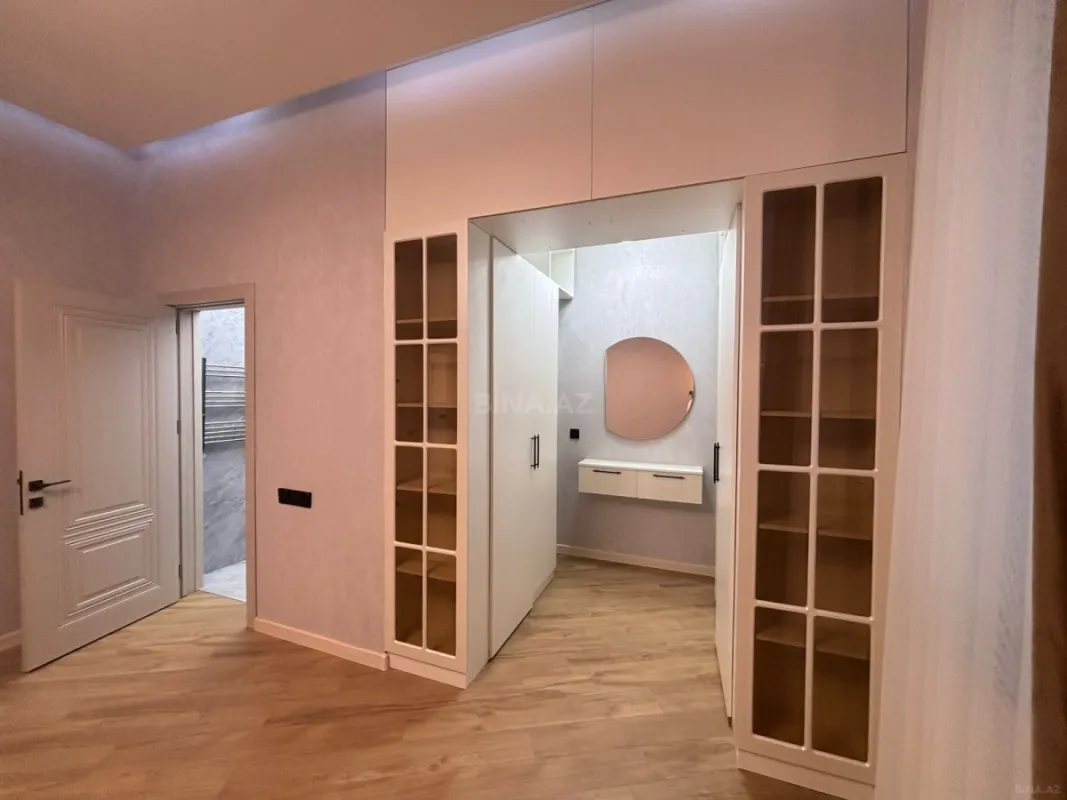 Satılır 4 otaqlı həyət evi 235 m²