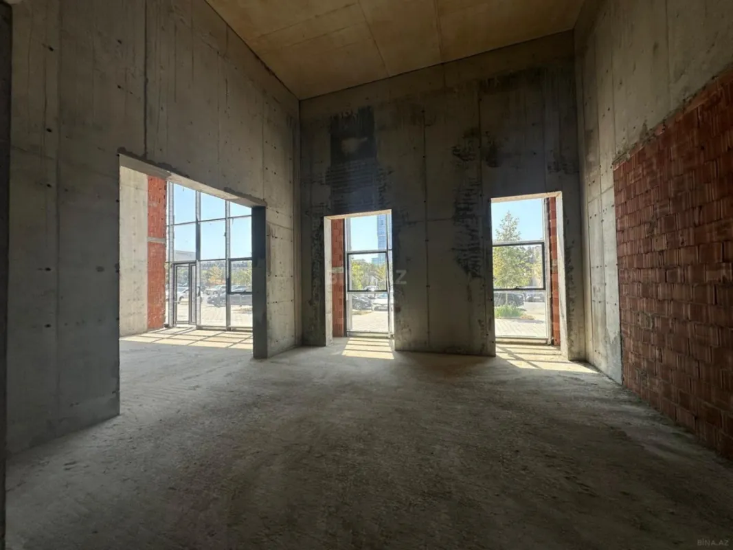 Satılır obyekt 301 m²