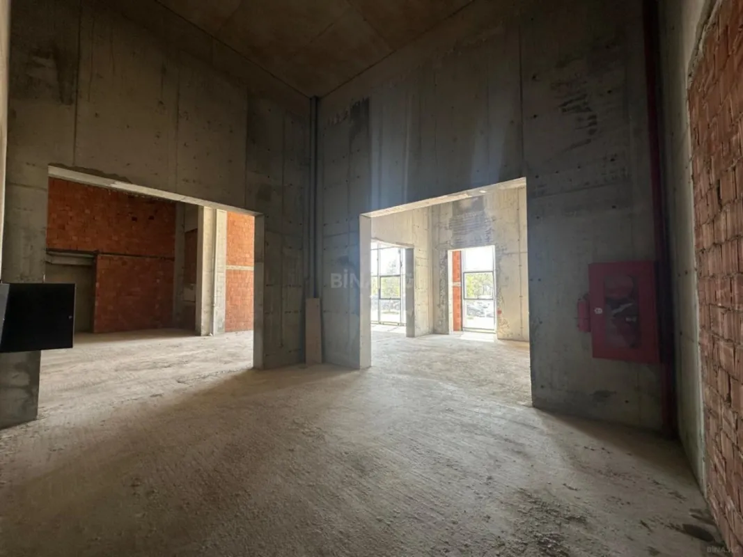 Satılır obyekt 301 m²