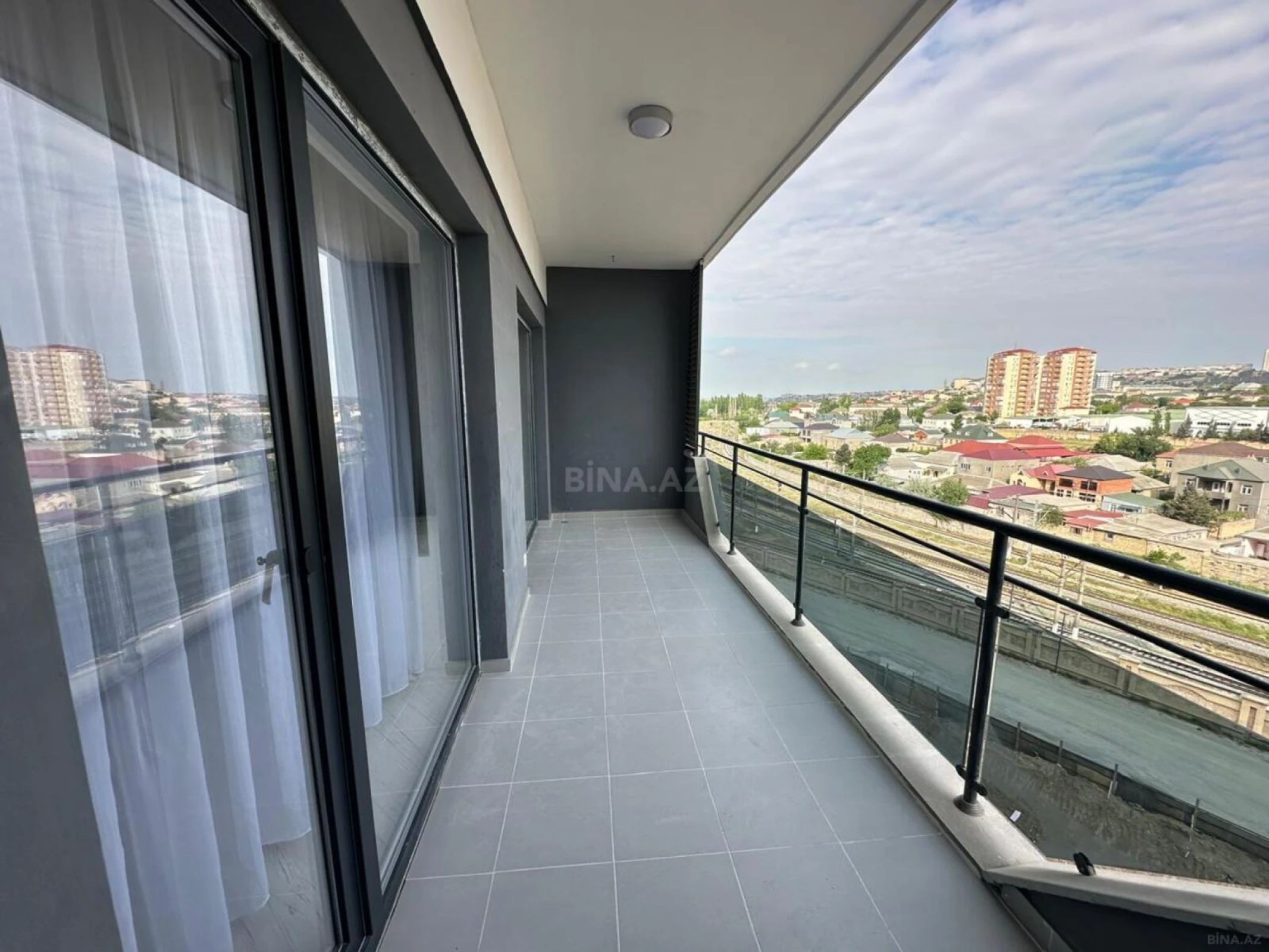 Satılır 2 otaqlı mənzil 73 m²