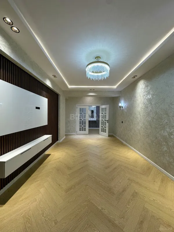 Satılır 2 otaqlı mənzil 90 m²