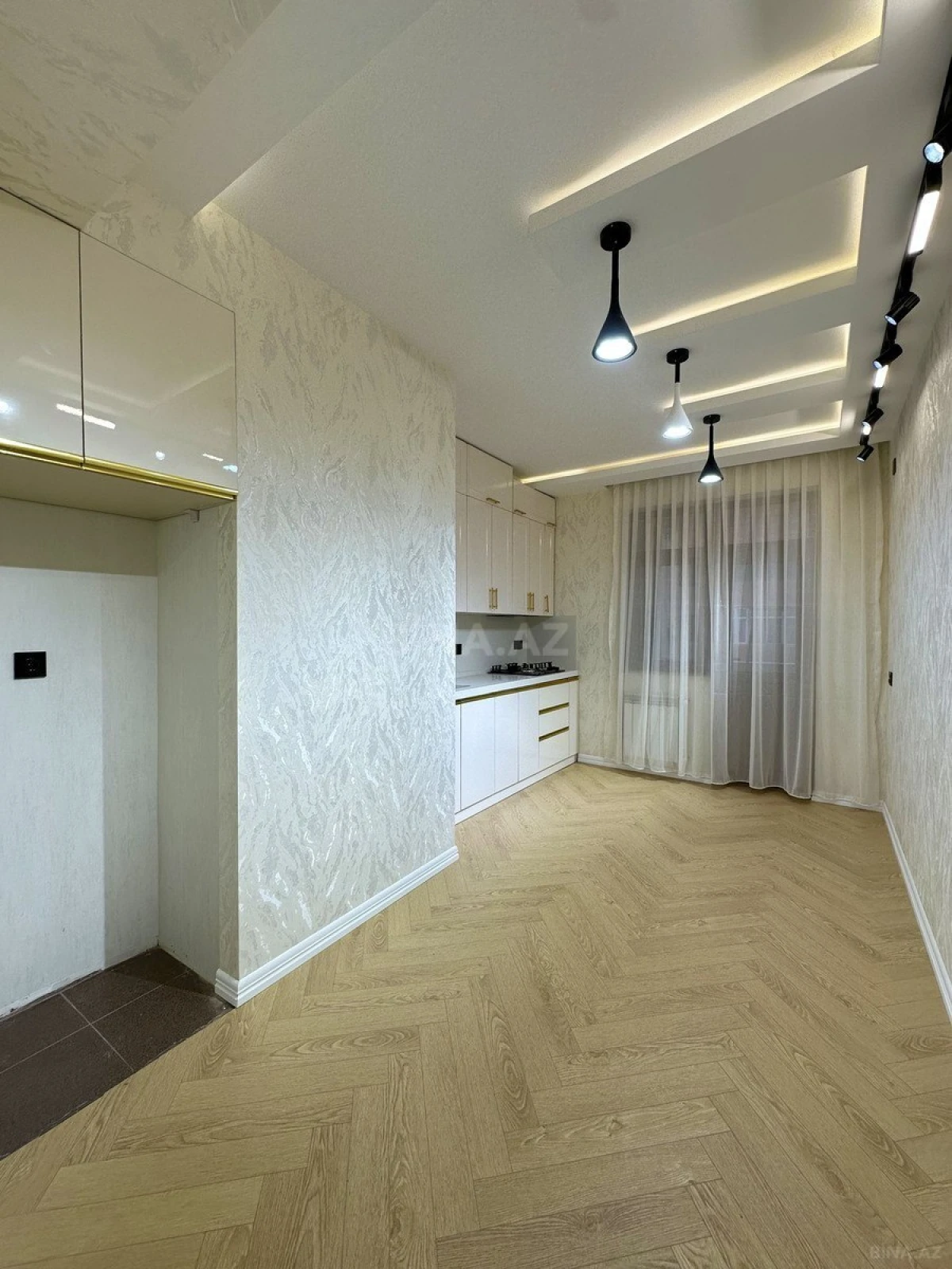 Satılır 2 otaqlı mənzil 90 m²