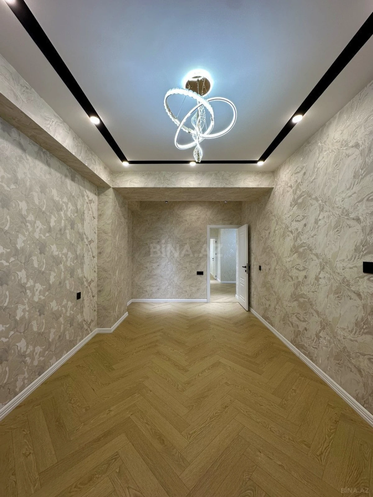 Satılır 2 otaqlı mənzil 90 m²