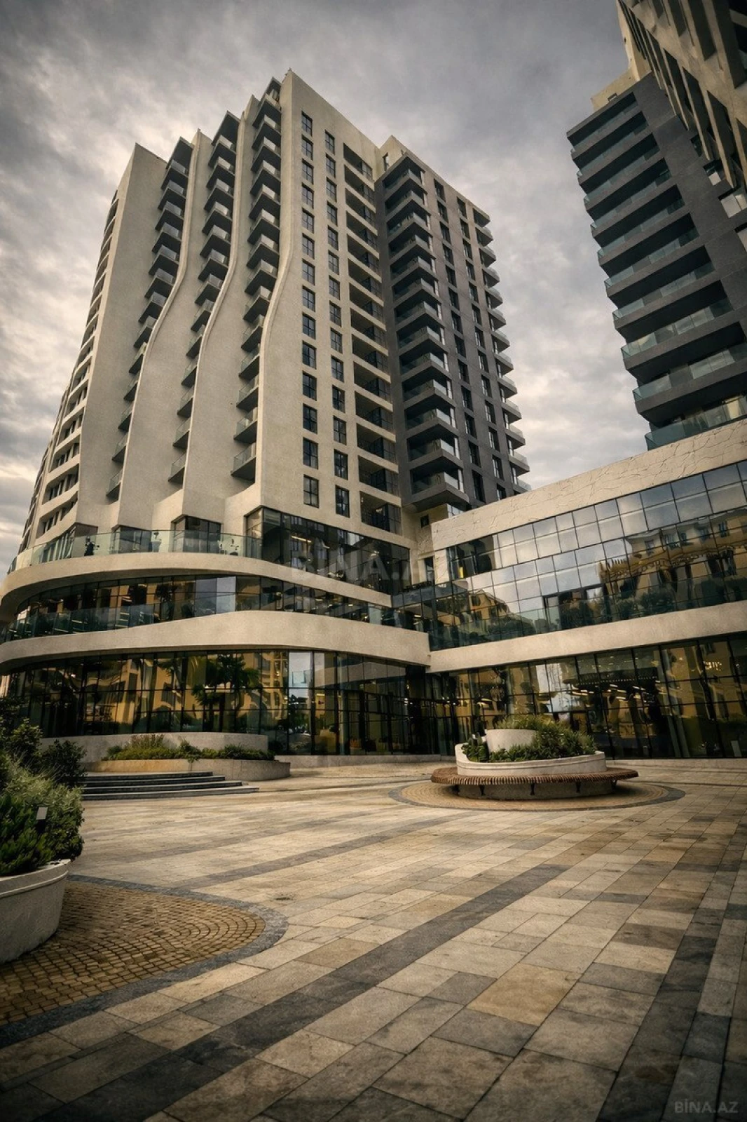 Kirayə verilir 5 otaqlı ofis 265 m²