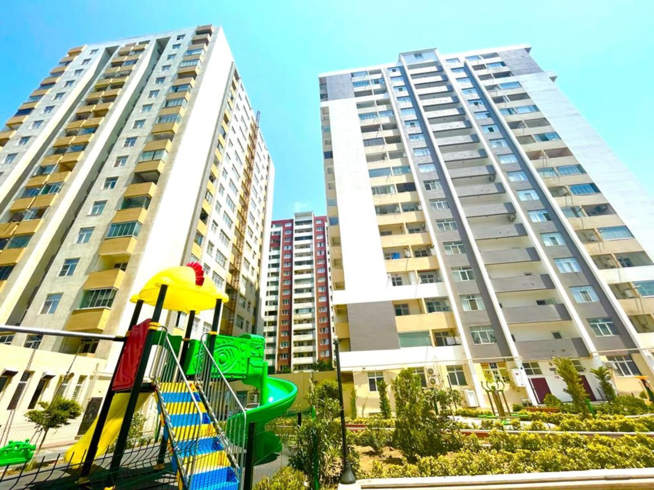 Satılır 3 otaqlı mənzil 119 m²