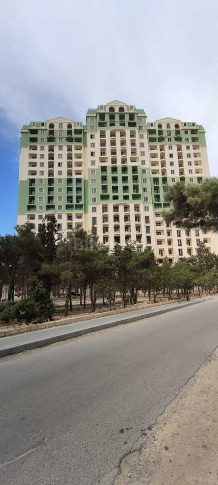 Satılır 3 otaqlı mənzil 119 m²