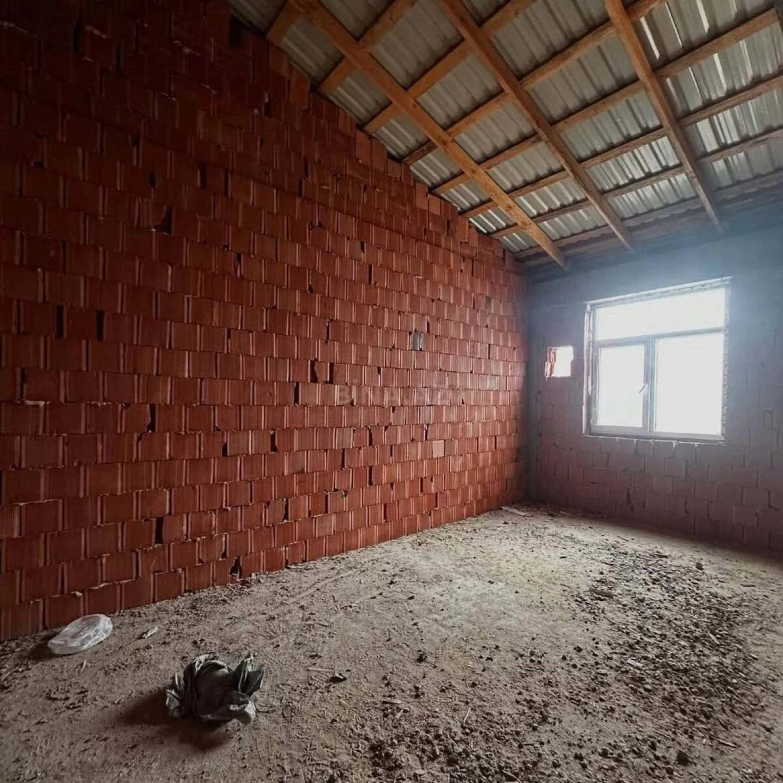 Satılır 3 otaqlı mənzil 98 m²