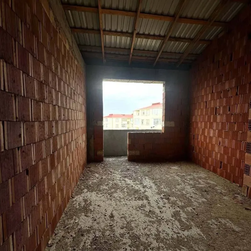 Satılır 3 otaqlı mənzil 98 m²