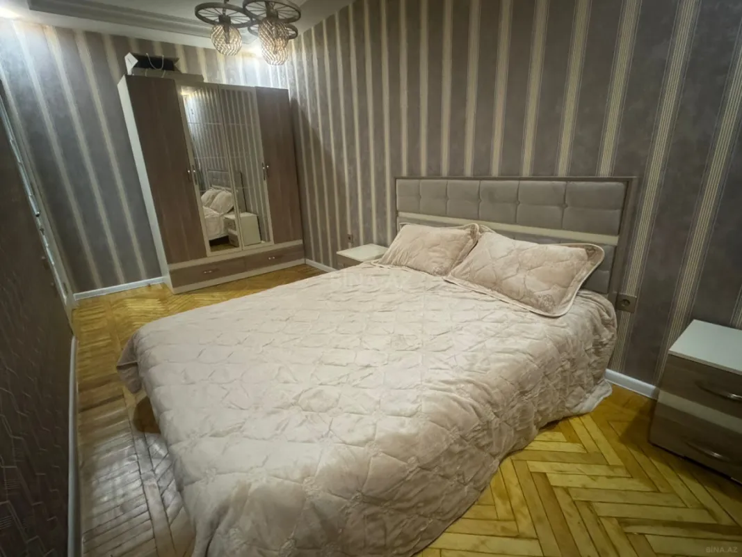 Kirayə verilir 4 otaqlı mənzil 130 m²