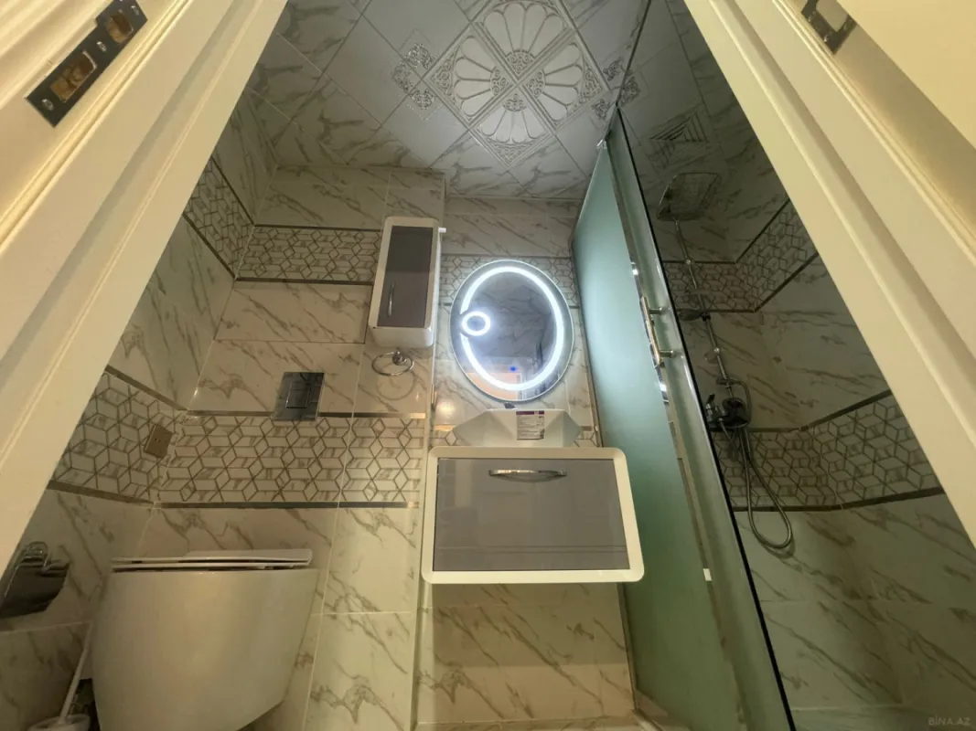 Kirayə verilir 4 otaqlı mənzil 130 m²