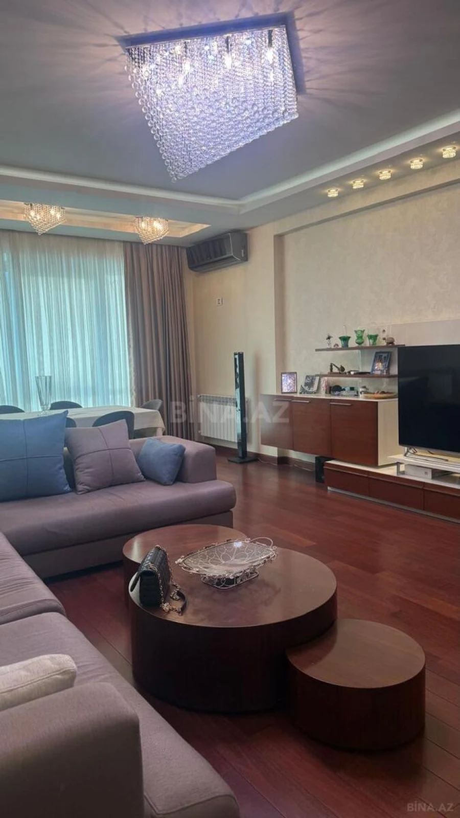 Satılır 4 otaqlı mənzil 176 m²