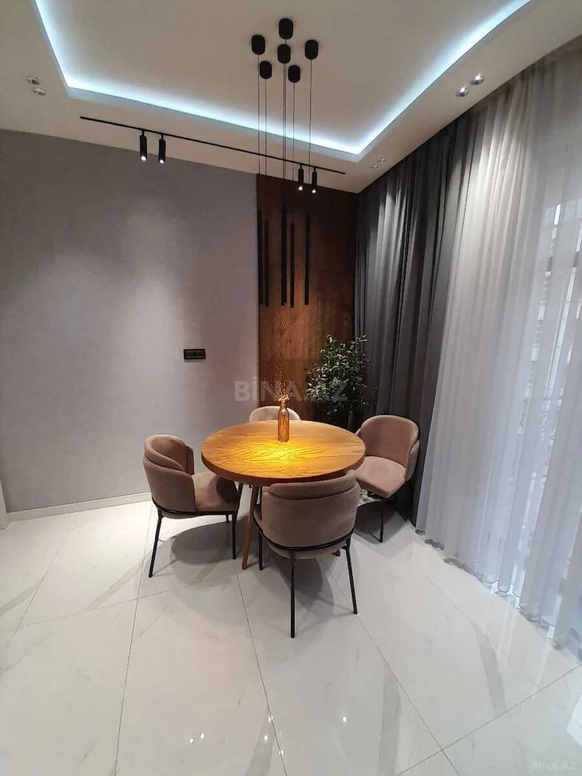 Kirayə verilir 3 otaqlı mənzil 135 m²
