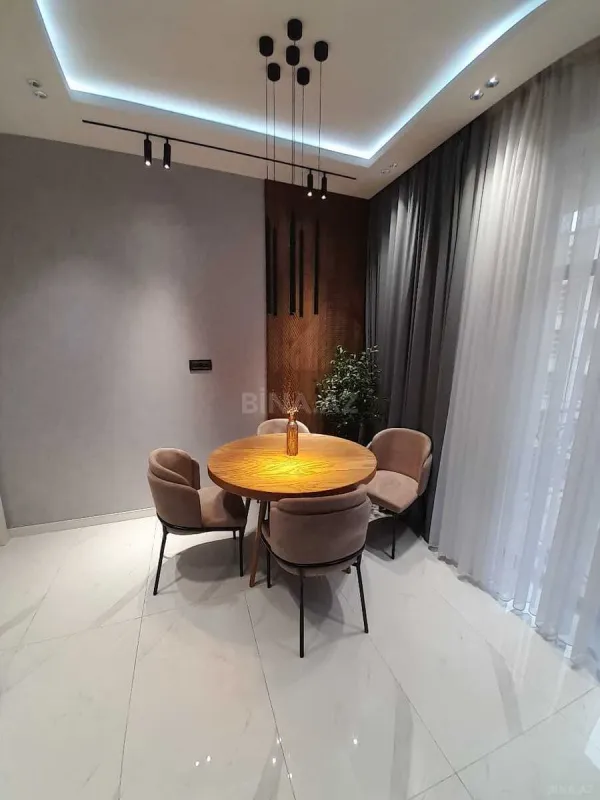 Kirayə verilir 3 otaqlı mənzil 135 m²