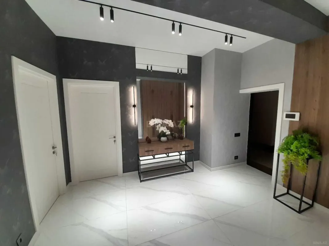 Kirayə verilir 3 otaqlı mənzil 135 m²