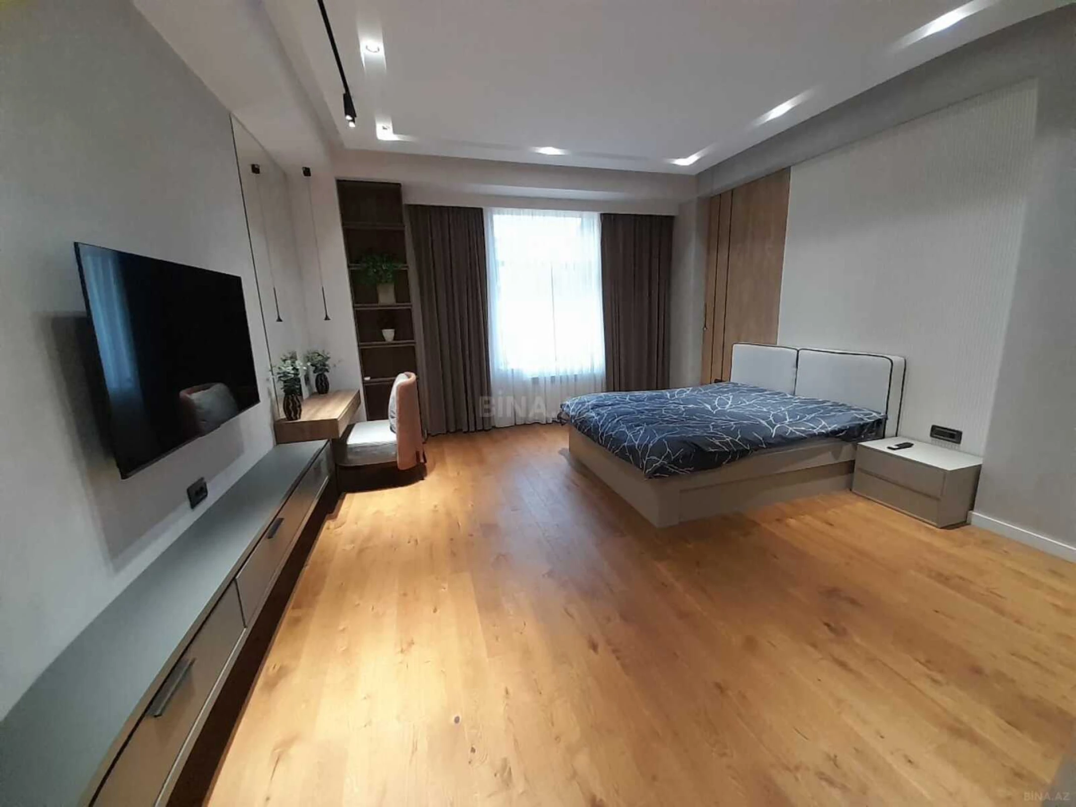 Kirayə verilir 3 otaqlı mənzil 135 m²