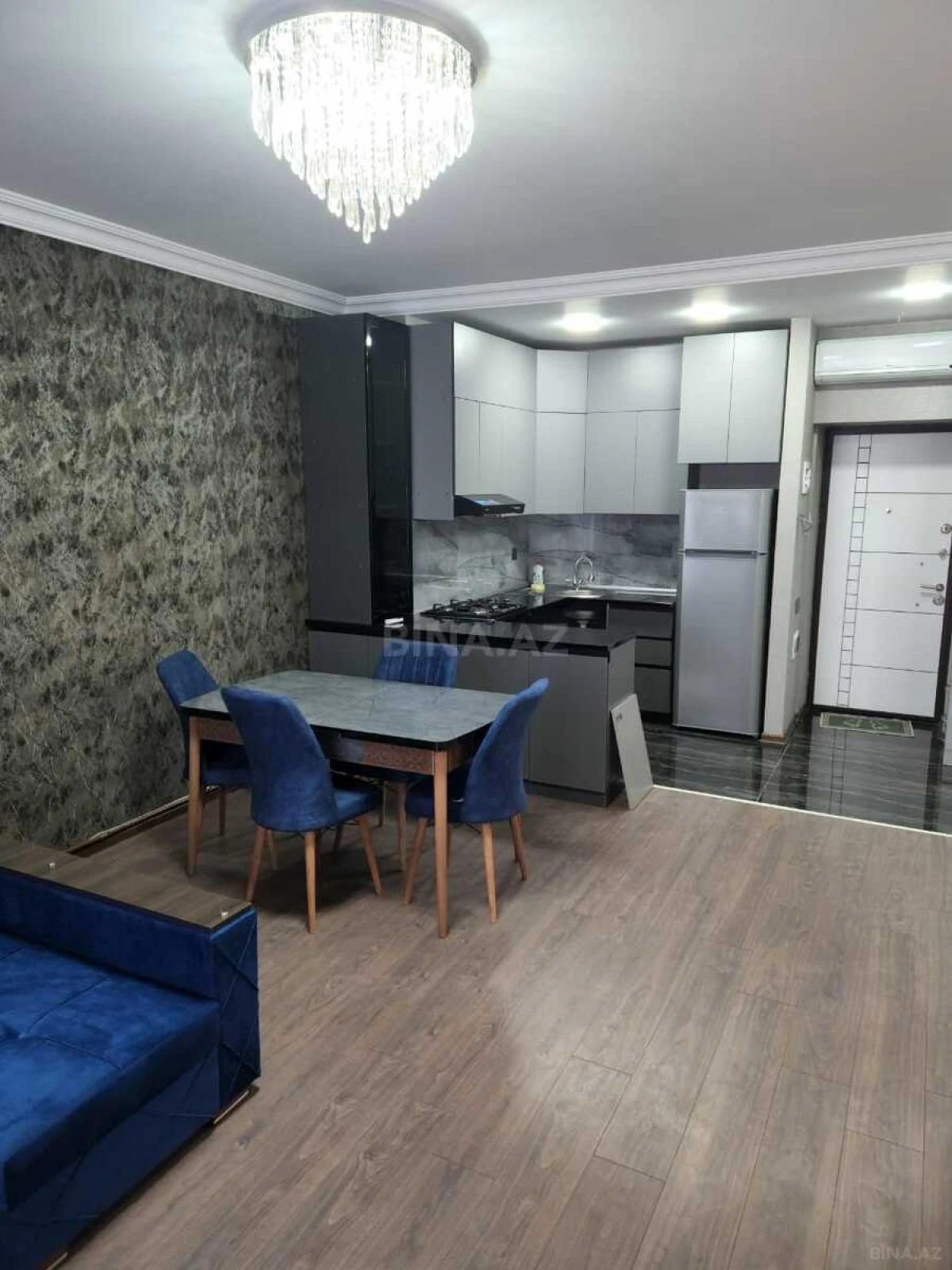Kirayə verilir 2 otaqlı mənzil 70 m²