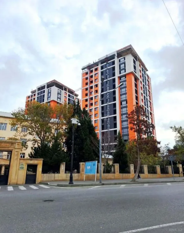 Satılır 3 otaqlı mənzil 126 m²