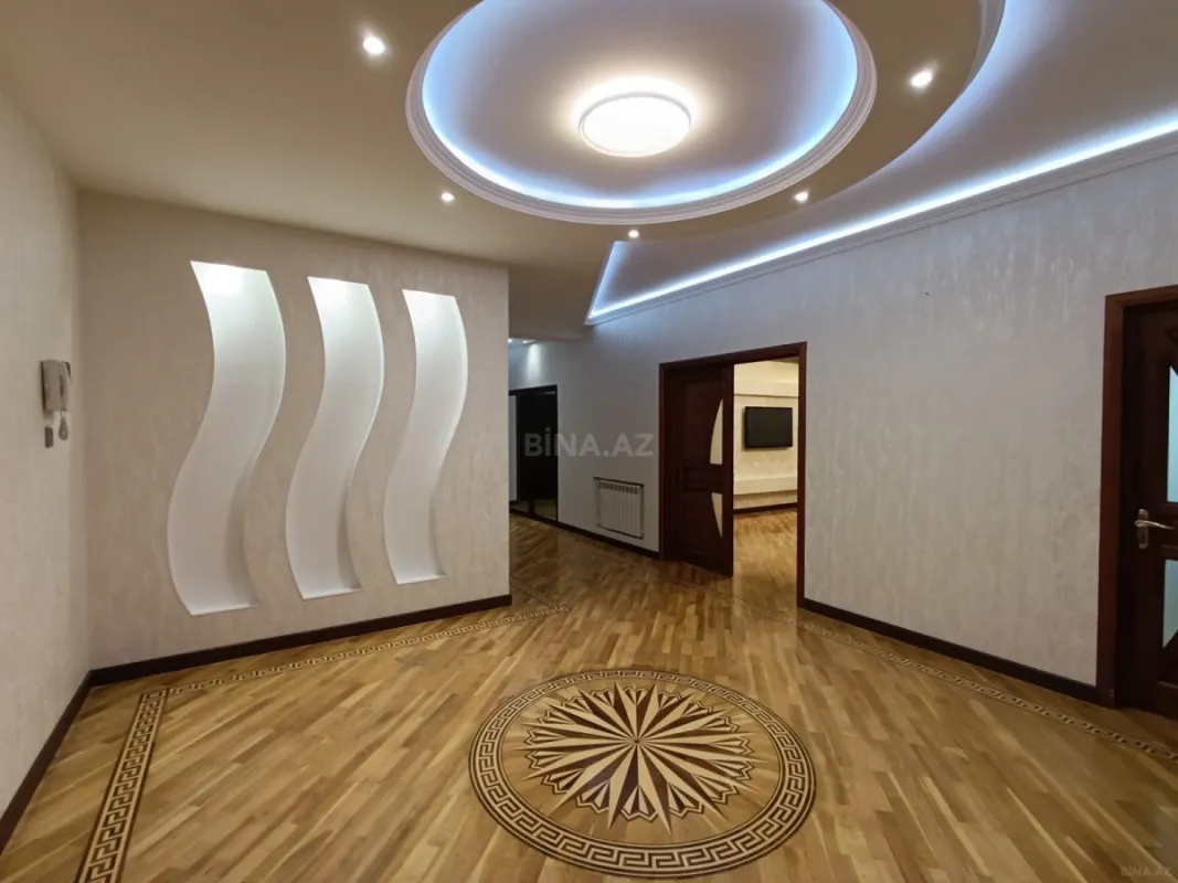 Satılır 3 otaqlı mənzil 140 m²