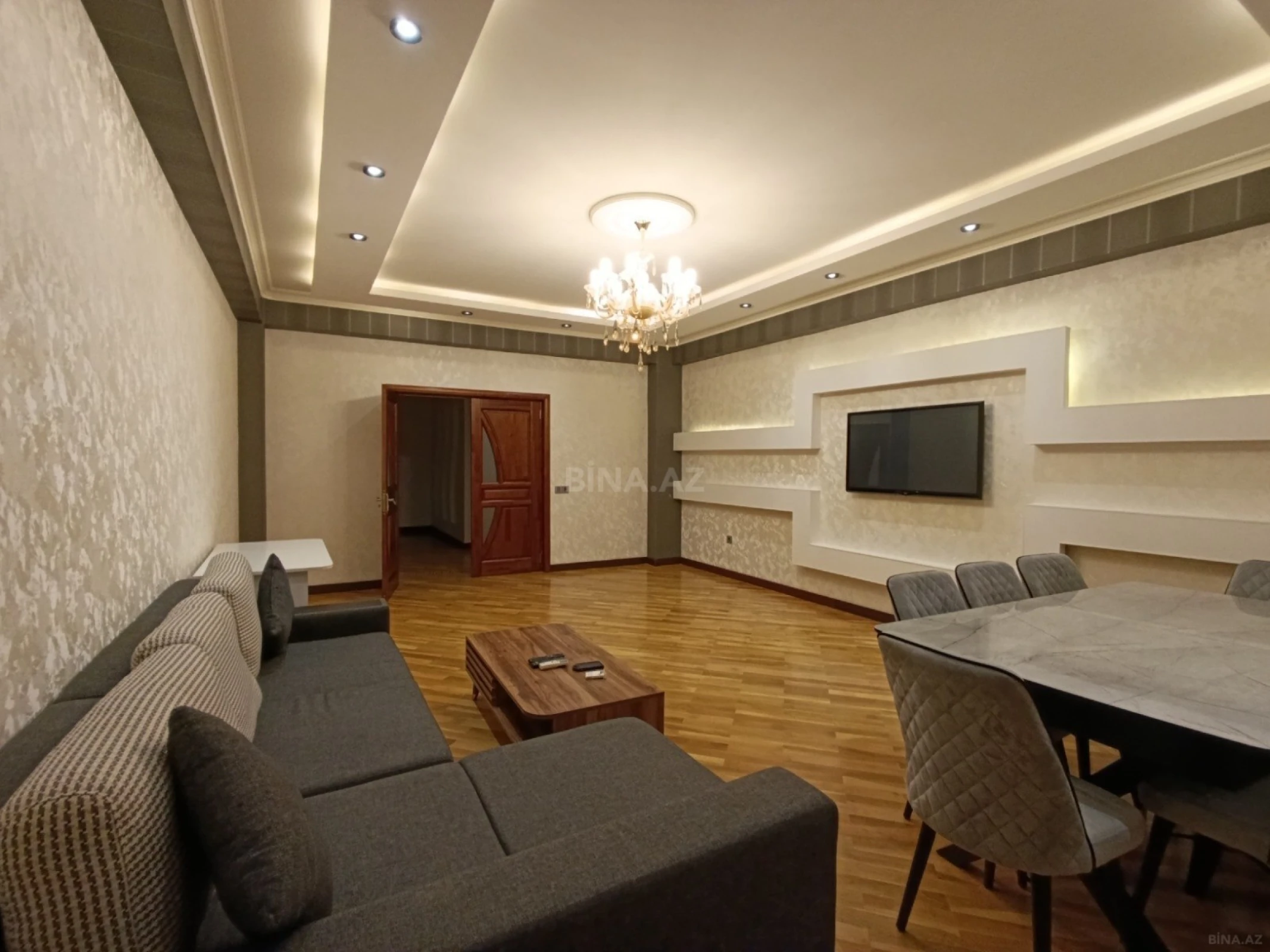 Satılır 3 otaqlı mənzil 140 m²