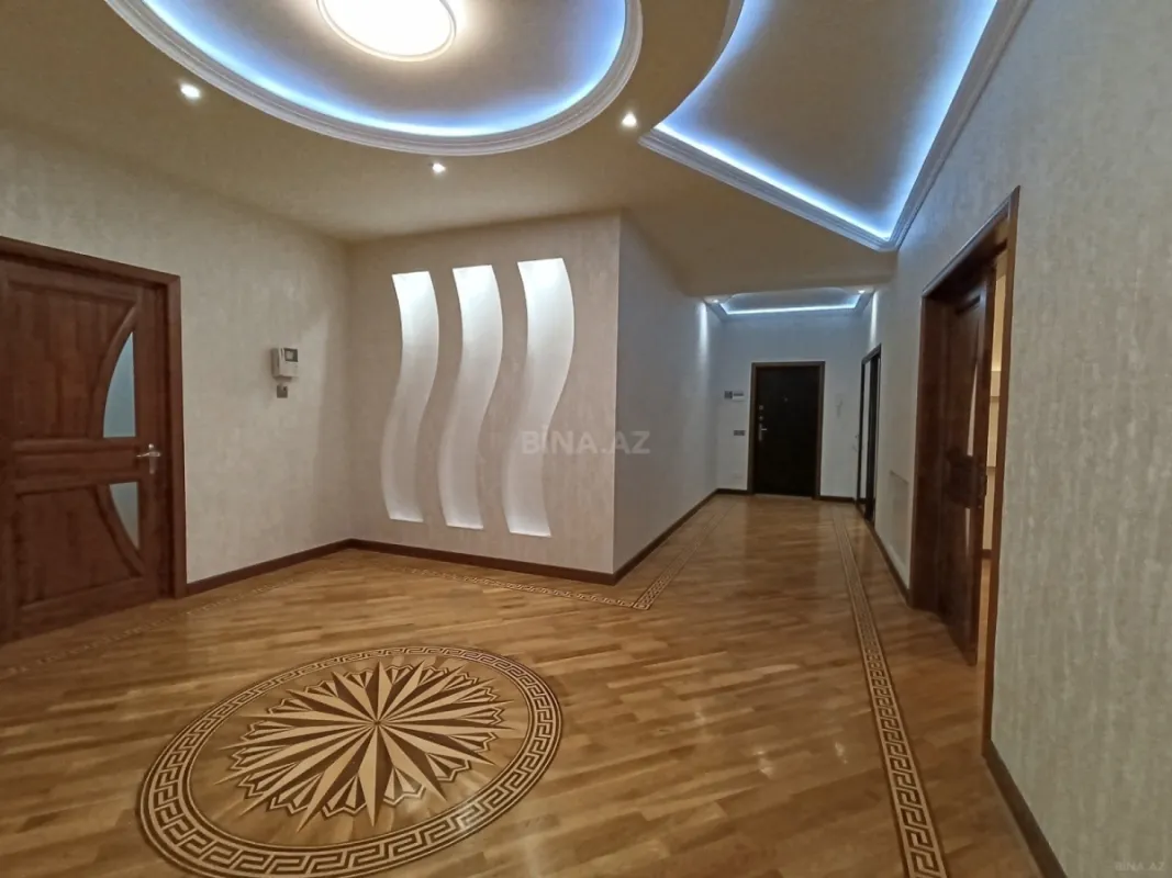 Satılır 3 otaqlı mənzil 140 m²