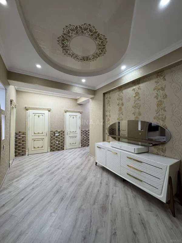 Satılır 3 otaqlı mənzil 110 m²
