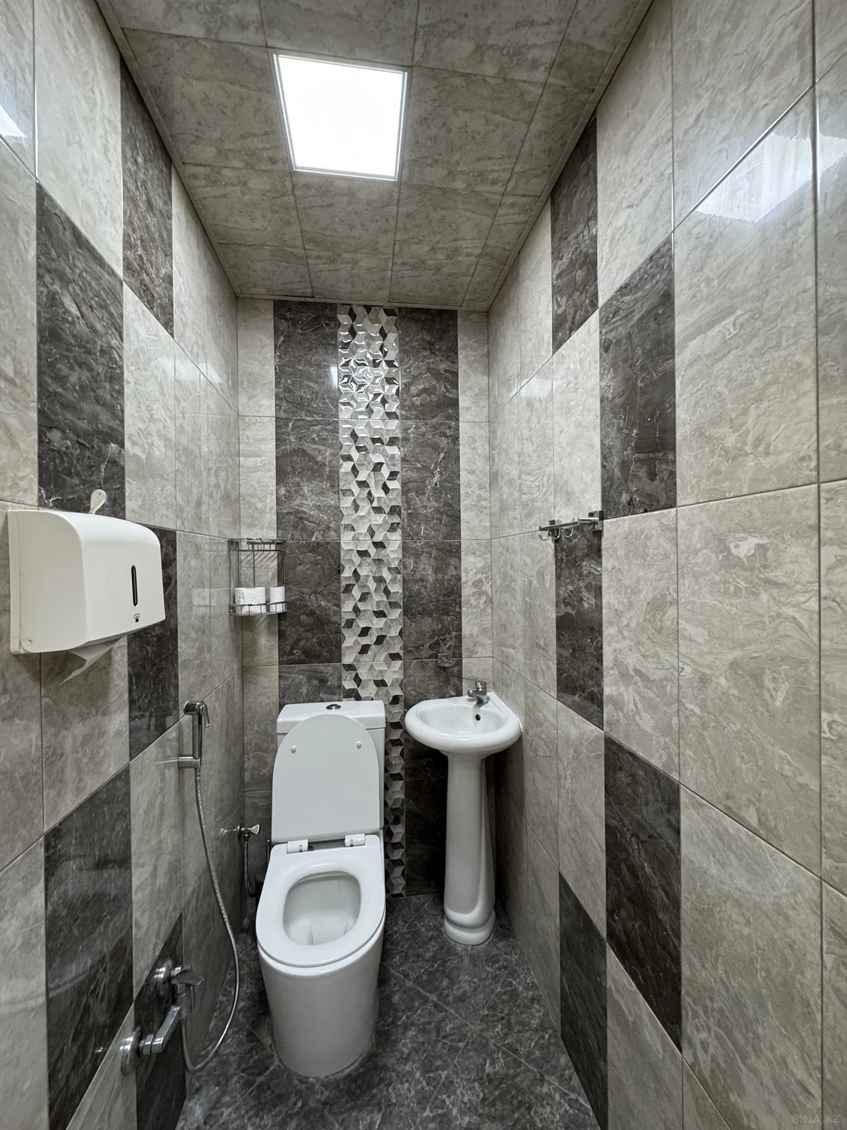 Satılır 3 otaqlı mənzil 110 m²