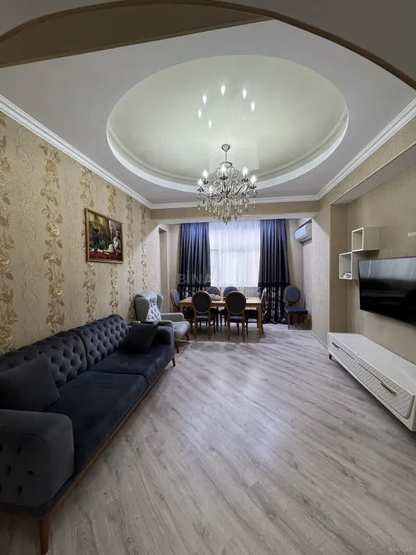 Satılır 3 otaqlı mənzil 110 m²