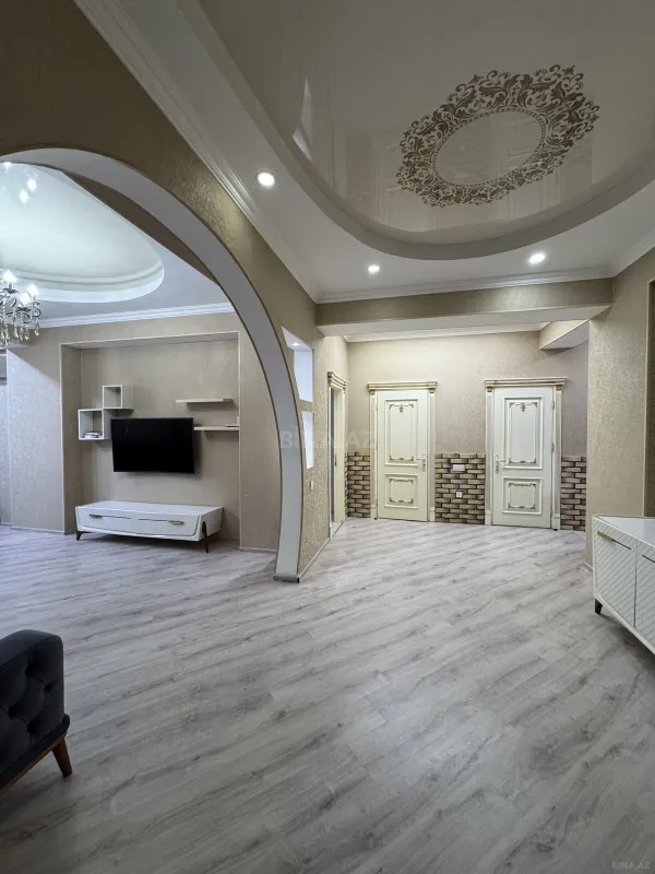 Satılır 3 otaqlı mənzil 110 m²