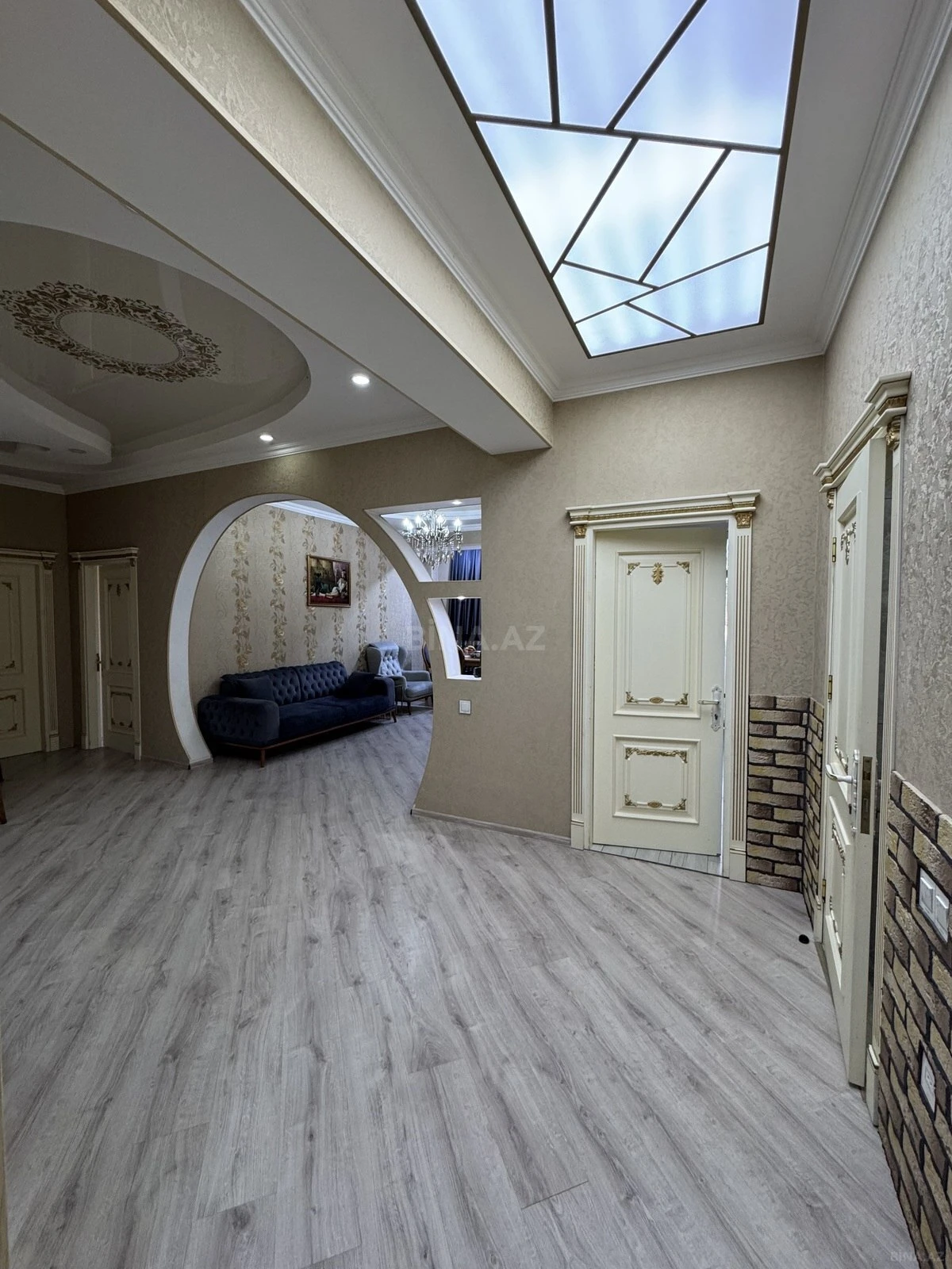 Satılır 3 otaqlı mənzil 110 m²