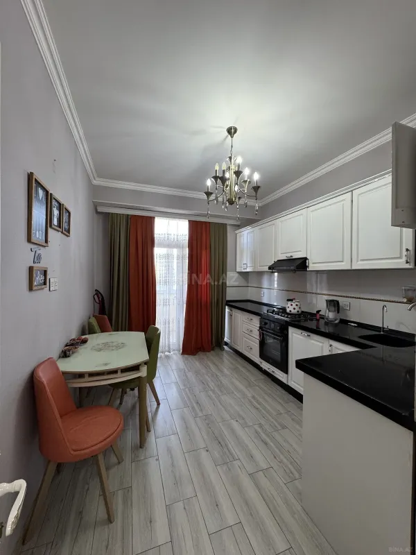 Satılır 3 otaqlı mənzil 110 m²