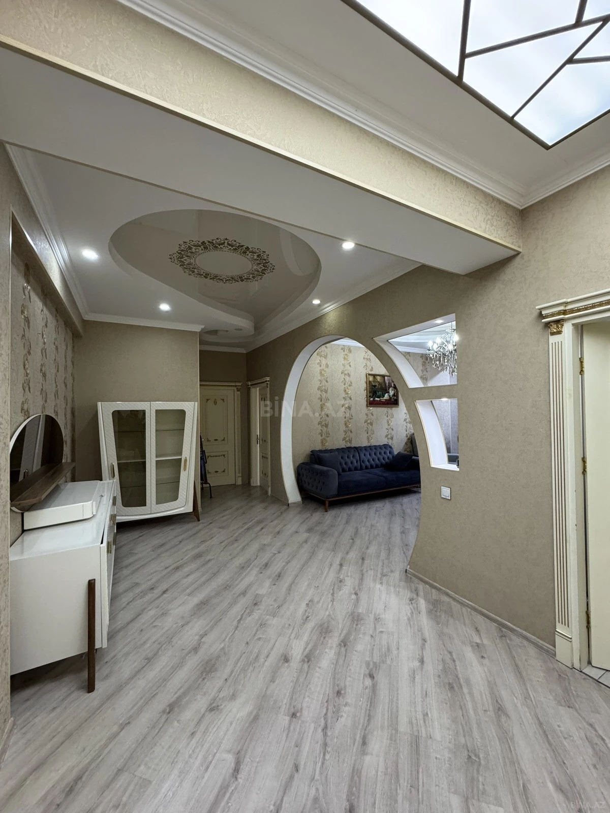 Satılır 3 otaqlı mənzil 110 m²
