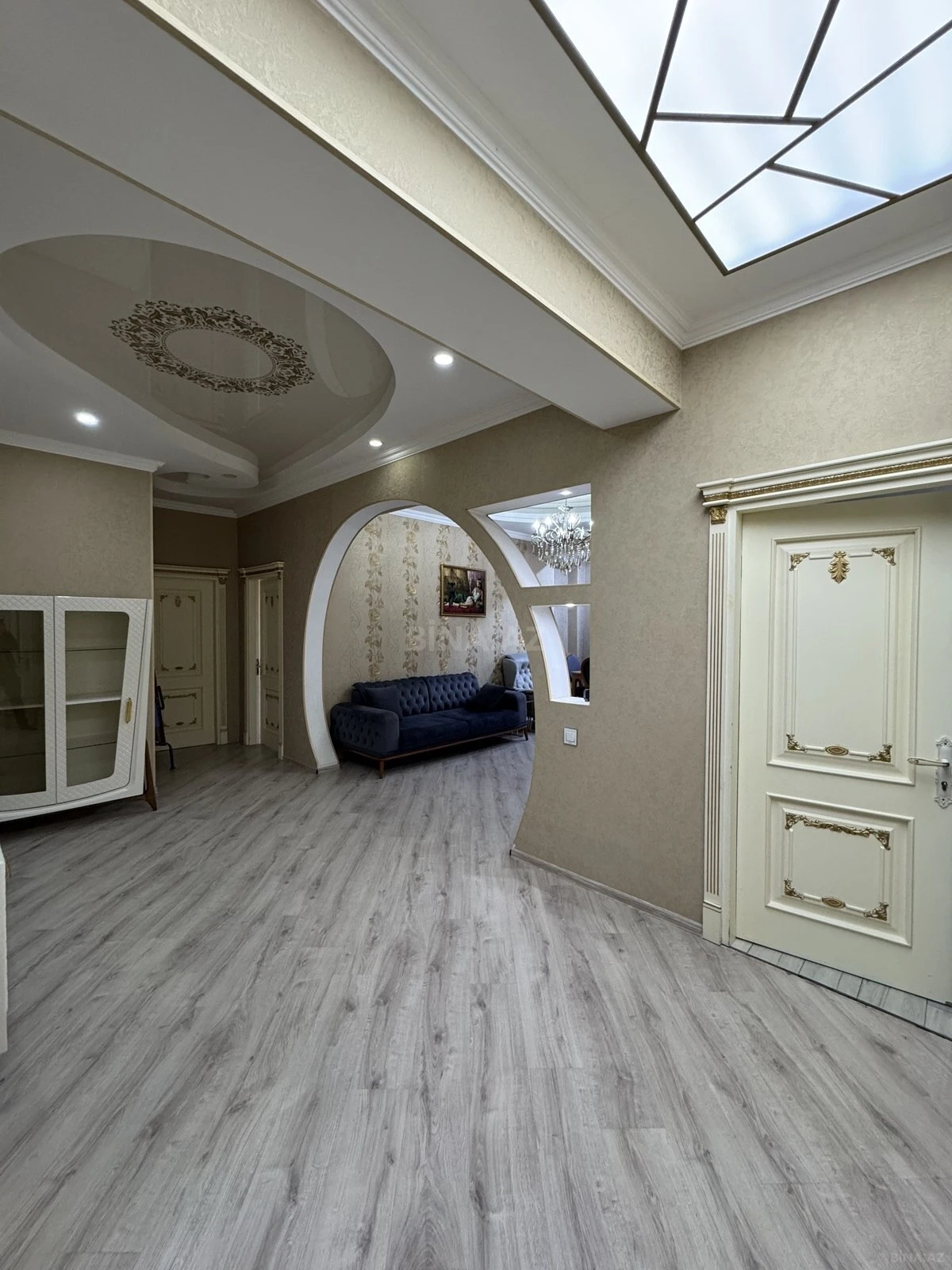 Satılır 3 otaqlı mənzil 110 m²