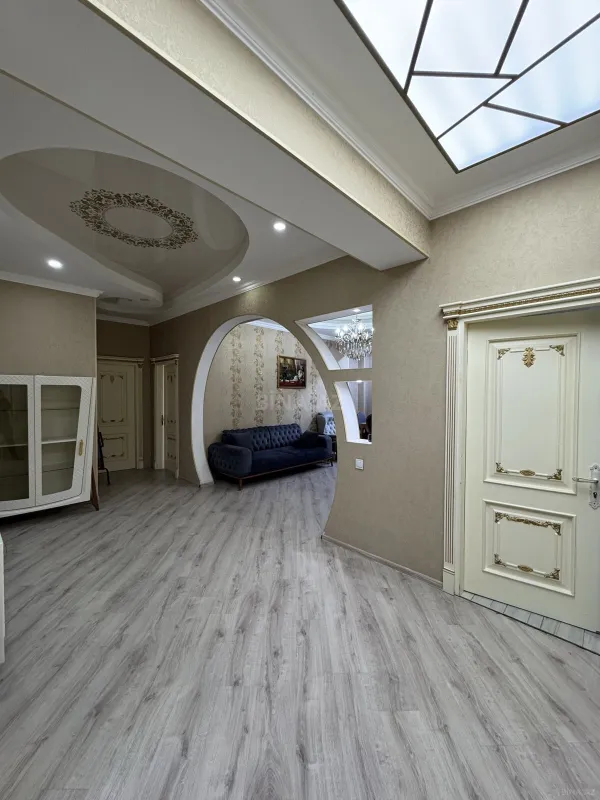 Satılır 3 otaqlı mənzil 110 m²